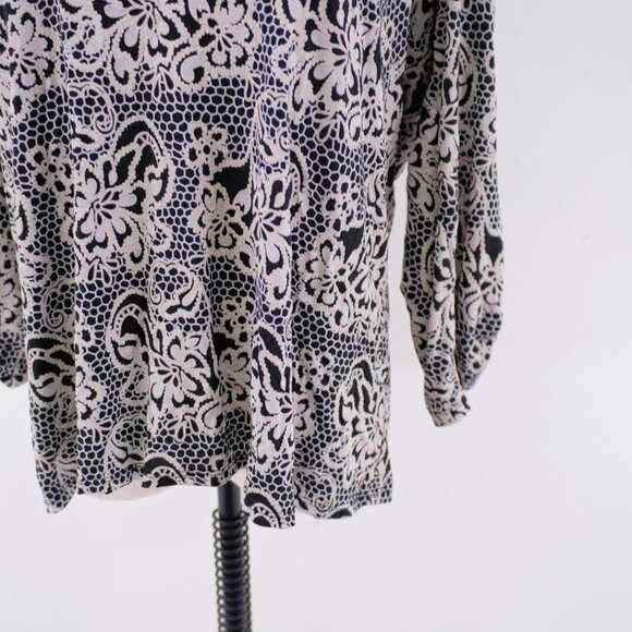 Emma & Olive XL Gray Black Embroidered Top Roll Tab Jacquard V-Neck‎ Blouse Top - Picture 4 of 10